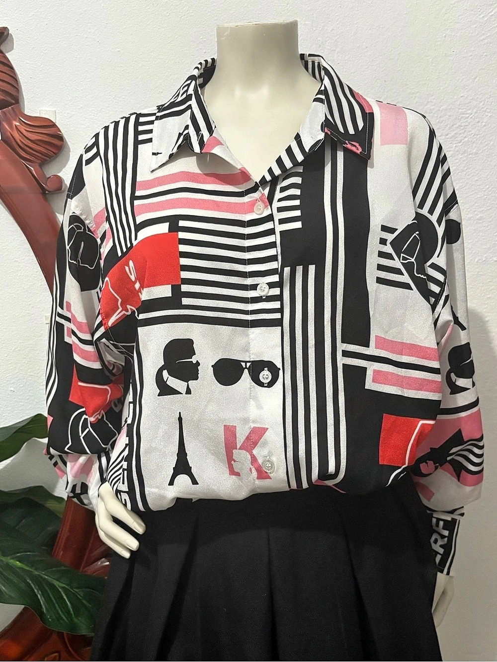 Women’s Karl Lagerfeld Geometric Logo Sheer Button Down in Black & Pink Size L